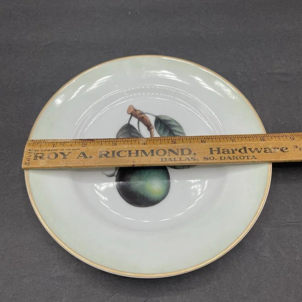 Williams Sonoma WSO35 Salad Plate Dark Green Pear Excellent